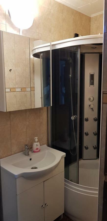 Pretty Bella Apartment Brasov Bagian luar foto